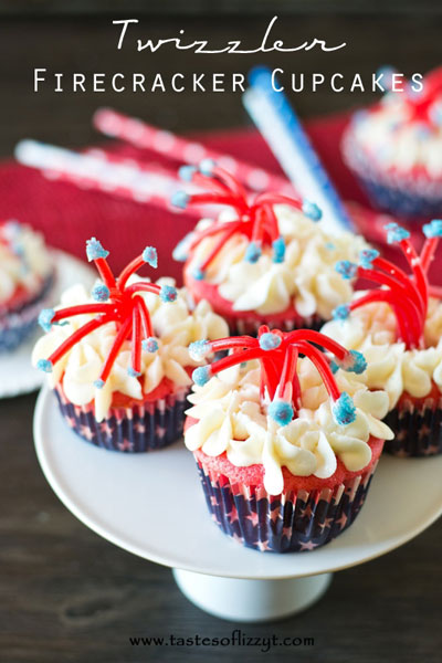 Twizzler-Firecracker-Cupcakes-are-so-fun-for-a-July-4th-party